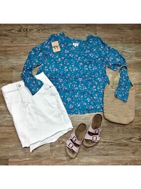 Candace Cameron Bure Floral Large Blouse Sinched Waist V-Neck Poet Sleeve